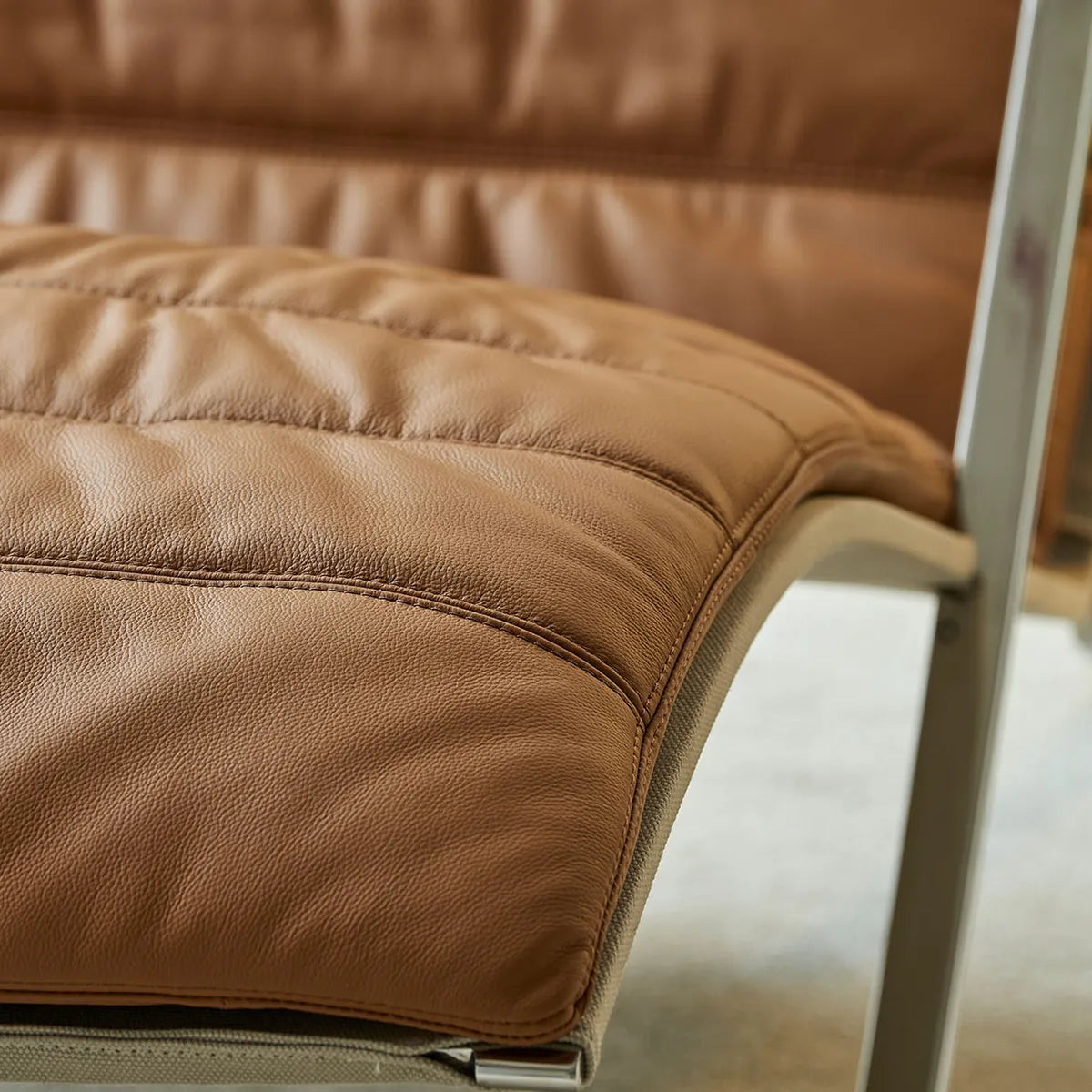 FK87 Grasshopper Chaise Longue Replica by Fabricius & Kastholm